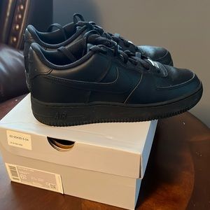 Black Air Force 1’s